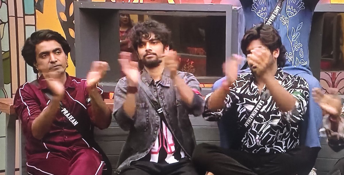 Sanjith50887256's tweet photo. Moochu mutta #Vjpaaru pesnatha ,oru kakoos matter la mudichi vitutan #FJ 😂😂🔥🔥
Proving Peedai's DAD AGAIN💯 😂🔥

#BiggBossTamil9 #BiggBoss9Tamil #VJParvathy #kamrudin https://t.co/D7Z3dGqhlF