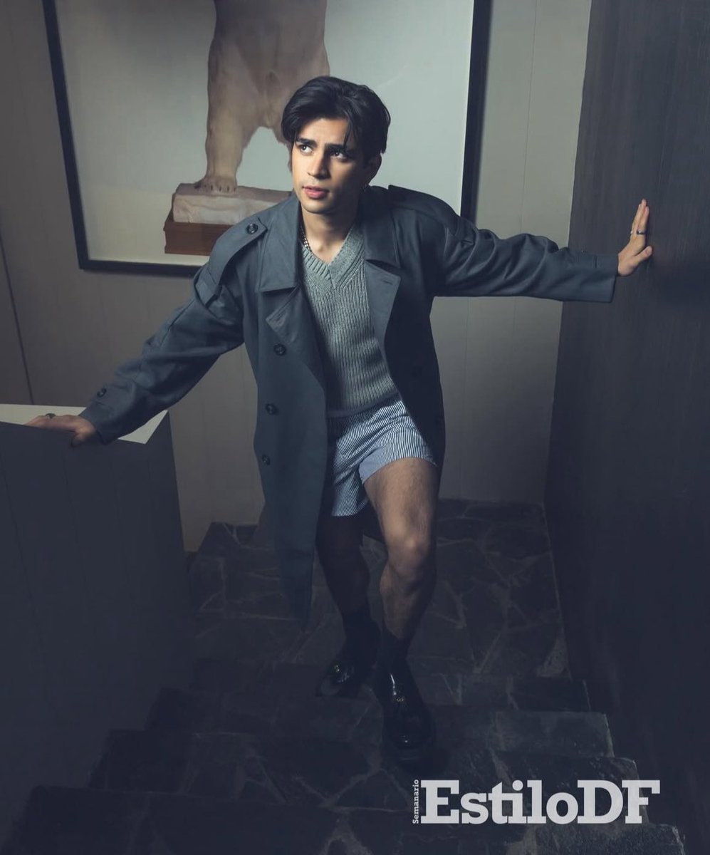 aaronights_'s tweet photo. lo guapo que se ve, necesito esa revista en físico ya https://t.co/uTfanNBDM0