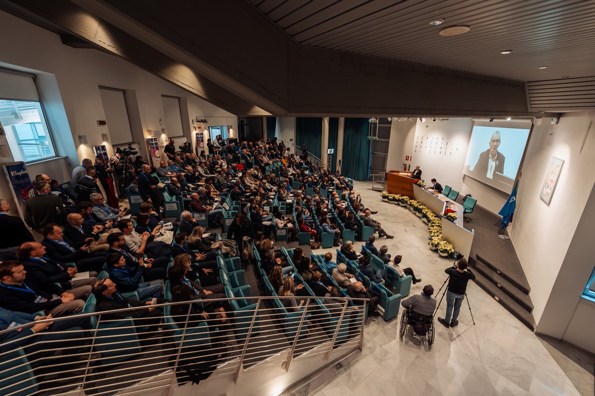 lucacrosetto70's tweet photo. 42° Congresso di Confartigianato Cuneo: grazie a tutti i Delegati presenti, splendido esempio di impegno e #partecipazione che rende grande la nostra @Confartcn! 🙌 https://t.co/7GBrVM1hYM