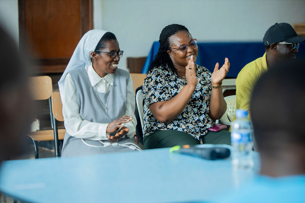 FerwahandRwanda's tweet image. Dr Clairon Niyonsenga @niyoclairon  ushinzwe imishinga muri @Rwanda_Sports  irimo na #IsongaProgram, yavuze ko muri phase 2 y’uyu mushinga ubu ibigo biziyongera bize kuri 17 bibe 42 n&apos;abanyeshuri  2227, hakubakwa n&apos;ibibuga bijyanye n&apos;igihe bizorohereza abana gukina.