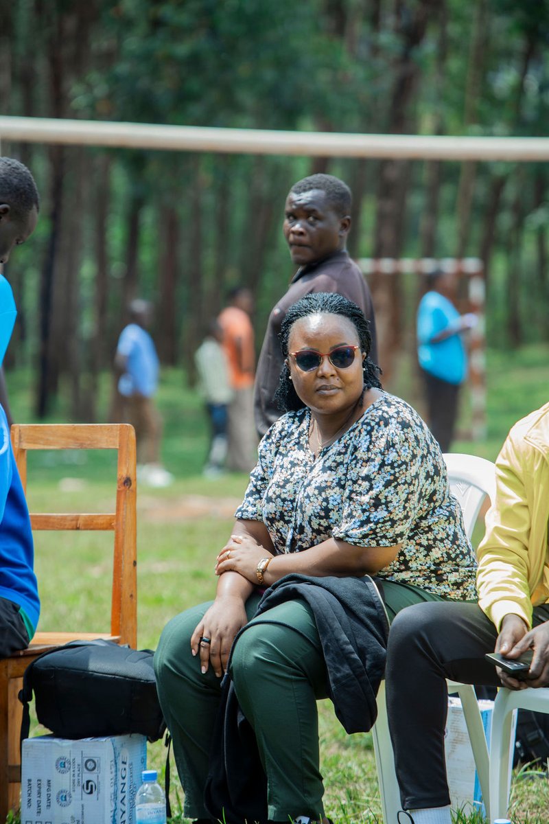 FerwahandRwanda's tweet image. Dr Clairon Niyonsenga @niyoclairon  ushinzwe imishinga muri @Rwanda_Sports  irimo na #IsongaProgram, yavuze ko muri phase 2 y’uyu mushinga ubu ibigo biziyongera bize kuri 17 bibe 42 n&apos;abanyeshuri  2227, hakubakwa n&apos;ibibuga bijyanye n&apos;igihe bizorohereza abana gukina.