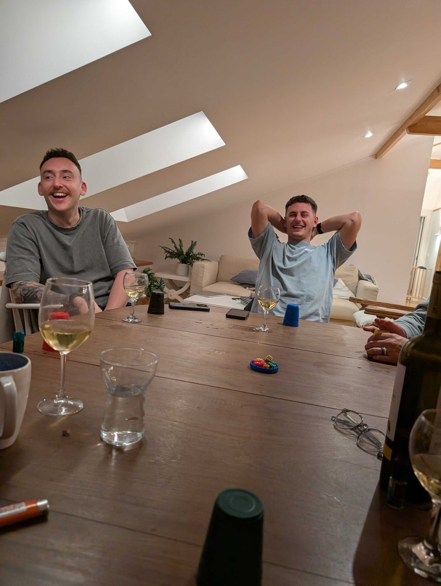 conwilconnect's tweet photo. Back from the @hirechain_io Lisbon offsite 🇵🇹

Unreal week with the team. Aside from locking in hard on work:

- Padel, Padel and more Padel. 
- Go karting. 
- Sporting Lisbon Champions League game. 
- Plenty good food. 
- Schooling Callum Fitzer at darts. 
- Game after game of Perudo.

Until the next one!