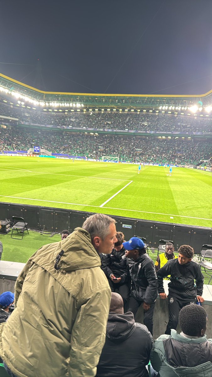 conwilconnect's tweet photo. Back from the @hirechain_io Lisbon offsite 🇵🇹

Unreal week with the team. Aside from locking in hard on work:

- Padel, Padel and more Padel. 
- Go karting. 
- Sporting Lisbon Champions League game. 
- Plenty good food. 
- Schooling Callum Fitzer at darts. 
- Game after game of Perudo.

Until the next one!