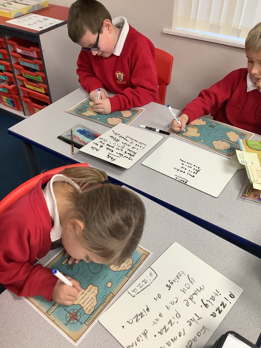 For #NonFictionNovember we created a treasure map about the Romans and filled it with facts that we collected from lots of different books! We linked this to other islands that had different topics such as food, Italy and weapons🗡️🍕🏛️