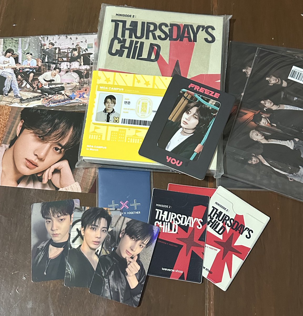 shopwithSUB's tweet photo. hello guys, please help me with my last bentable before i leave for good! 💗

wts / lfb ph 

1 SEALED minisode thursday's child album with official freebies!! 
yes, lahat po ng nasa pic + WILL ADD MORE OFFICIAL FREEBIES AS A THANK YOU AND GOOD BYE 

take all for P300

reply mine! https://t.co/kNOi0HbTEZ
