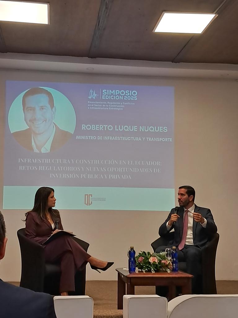 Ya estamos en el Simposio sobre Construcción e Infraestructura Estratégica. 

Desde el Observatorio de la Constitución buscamos crear un espacio académico en que el sector público y privado analicen los principales desafíos de este sector vital para el desarrollo del país.