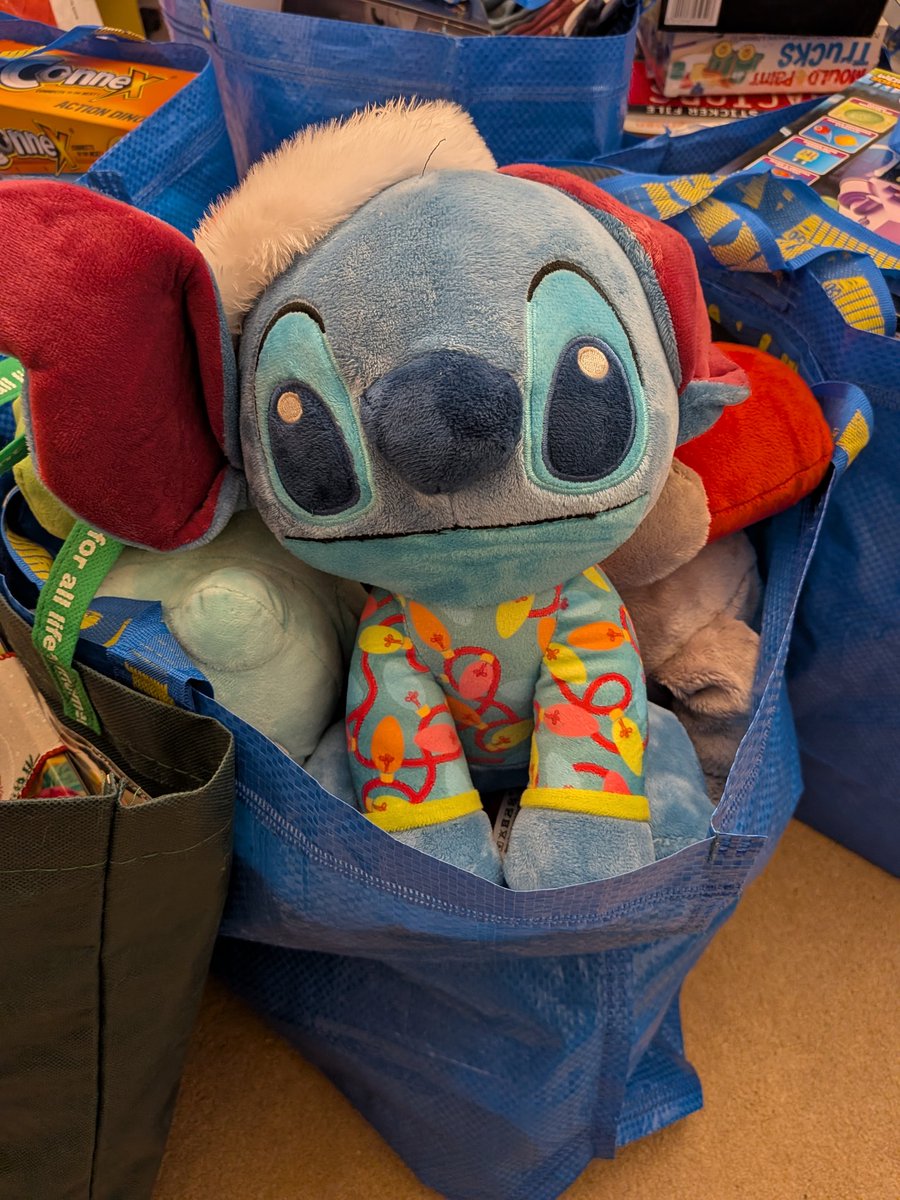 ogeerunner's tweet photo. Stitch is leading the way again! Off to Havant tomorrow with all the gifts from our Copthorne runners & volunteers They’re nearly out so if you can please drop a little something at your nearest Mission Christmas point
No child should miss the magic of Christmas #MissionChristmas https://t.co/s919EyWUIg