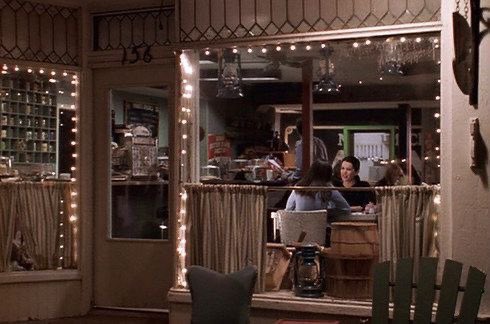 ArtCelineLove's tweet image. gilmore girls christmas season☃️❄️🌨️