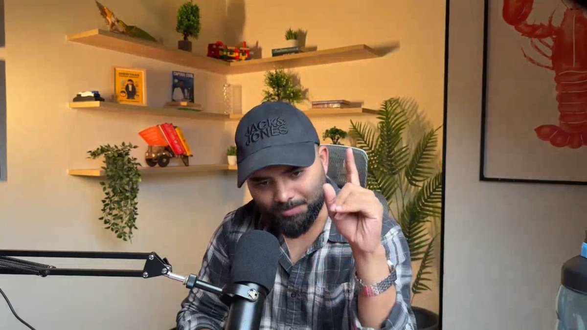 stackarnav's tweet image. 📌Day 54 of Sheryians Cohort 2.0
Today&apos;s class = pure brain upgrade 🤯🔥
Finally started OOP in JavaScript with @harshbhaiyaa after so many days and it was so fun to learn the real backbone of modern JS.
We covered:
🧱 constructor functions
🏷️ classes
🔗 prototypes
…and how…