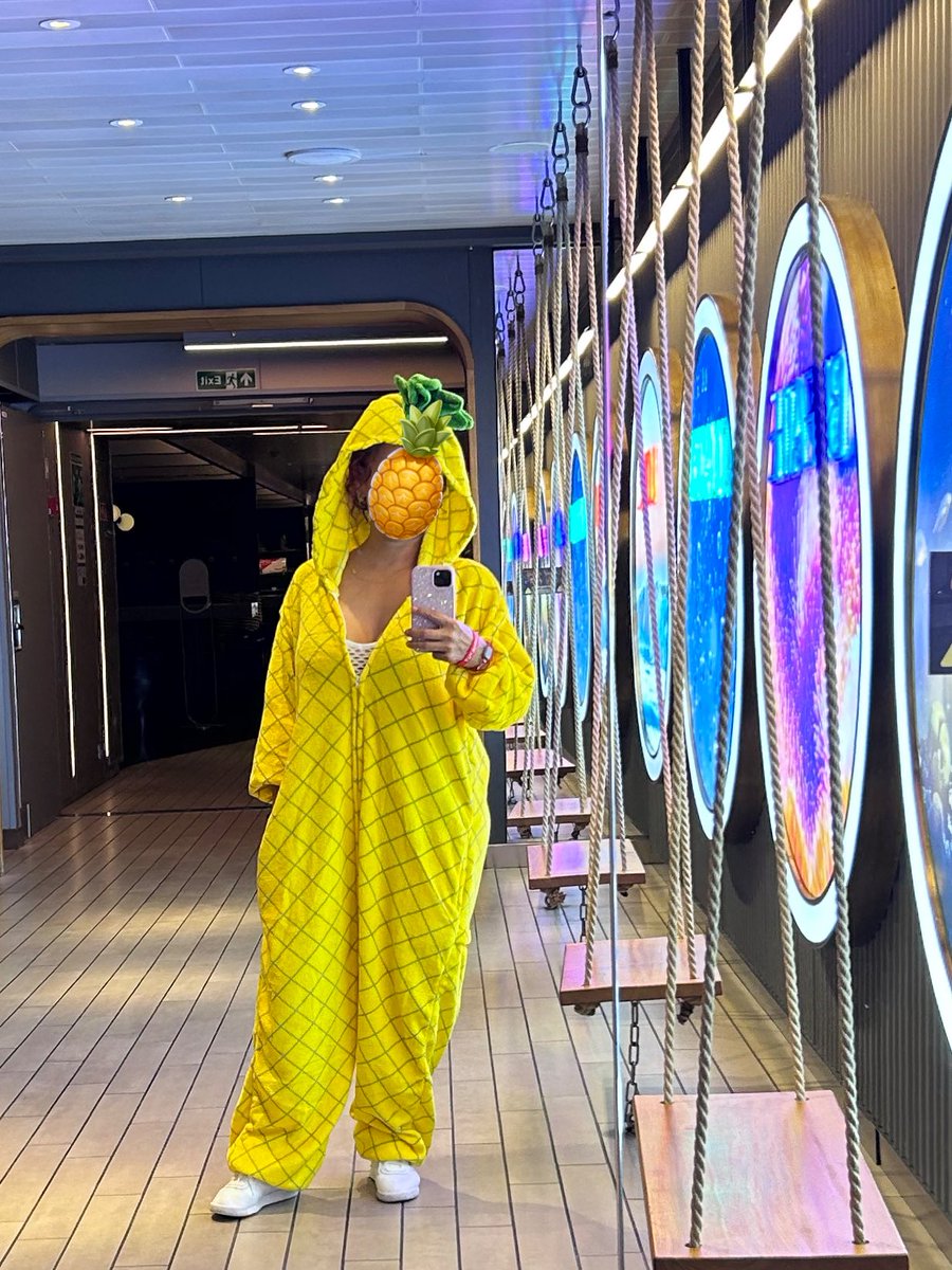 Pink & Black tweet media