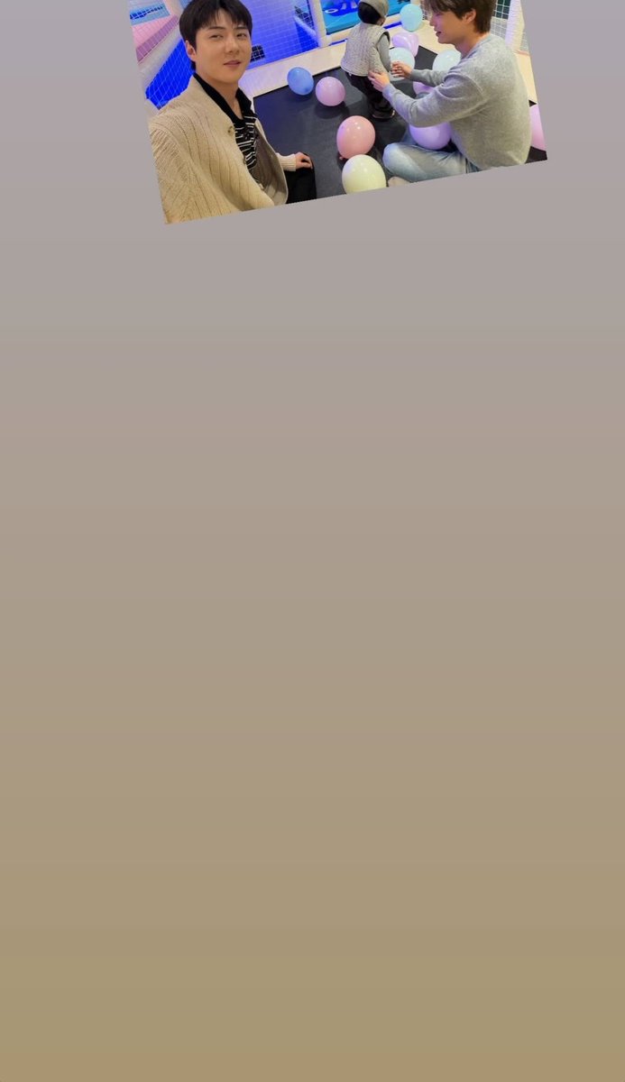 SeHunChile's tweet image. 251201 Actualización de #SEHUN en las historias de su cuenta personal de Instagram. 

© oohsehun

#WeAreOneEXO #EXO #엑소 #EXO_SC #오세훈 #吳世勛 #セフン #세훈_칠레