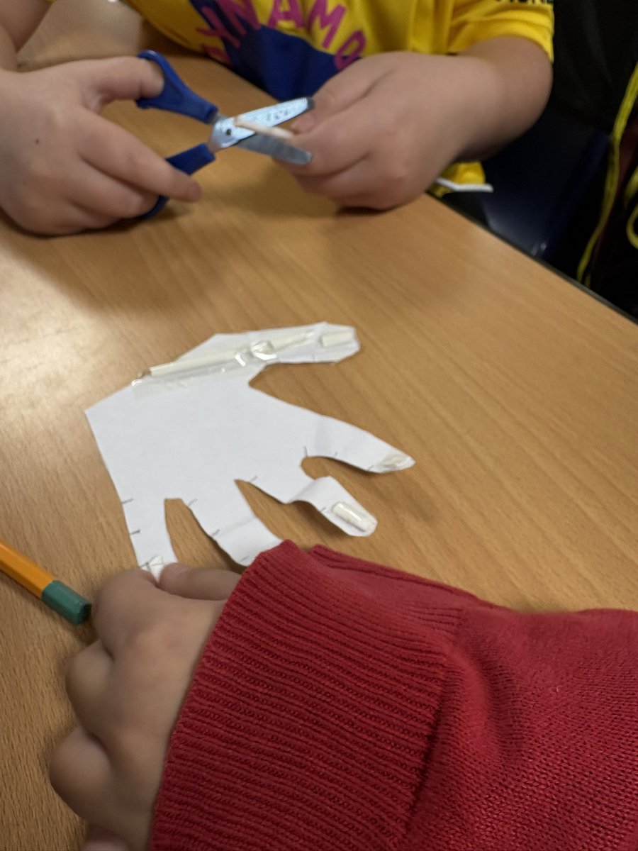 Miss Smith tweet media