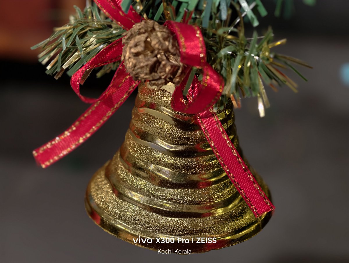 nirmaltv's tweet image. Decking up for Christmas 🎄
#vivox300series #VivoX300Pro #Christmas2025 #Christmas