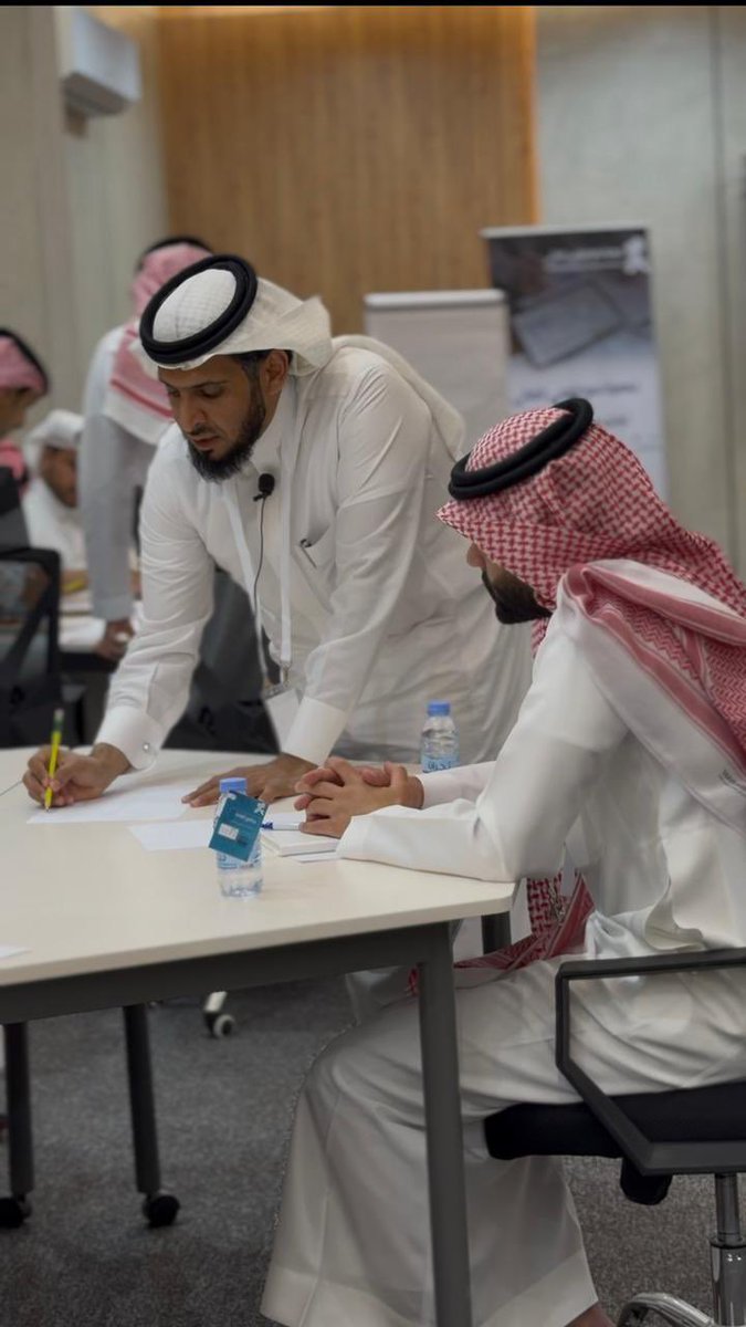 nmuorg's tweet photo. في اليوم الثاني من برنامج #كفاءة 
يتقدّم المشاركون نحو فهم أعمق لمفاهيم الاستدامة المالية، وكيفية بناء منظومات تضمن استمرارية الموارد وكفاءة إدارتها داخل القطاع غير الربحي.

رؤية أبعد… وتأثير يمتد لسنوات

@KKFoundation 
#نمو_عي_ونماء 
#مؤسسة_الملك_خالد https://t.co/BdsjCG02Vk