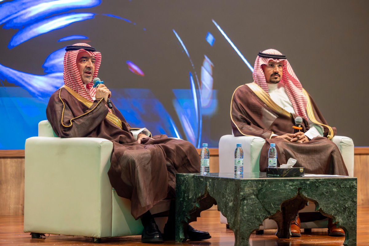 mosgovsa's tweet photo. وزارة الرياضة بالتعاون مع @McitGovSa تطلقان المرحلة الثالثة من برنامج تسريع تبني التقنيات الناشئة في القطاع الرياضي، وذلك بحضور وكيل التحول الرقمي المهندس خالد الغليقة.

يهدف البرنامج إلى:
• ربط تحديات القطاع بحلول تقنية مبتكرة 💡
• الإسهام في تطوير التجربة الرياضية ✨
• تعزيز التحول الرقمي عبر تبني تقنيات حديثة 🖥️
