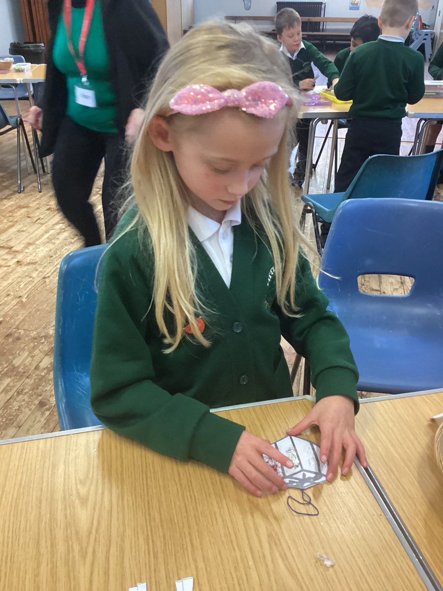 LittleSuttonCoE's tweet photo. Today, year 2 had a lovely time at Little Sutton Methodist Church. We listened to the Nativity story through song, dance and storytelling as well as making a Christmas craft. https://t.co/Fw8x9yzNv3