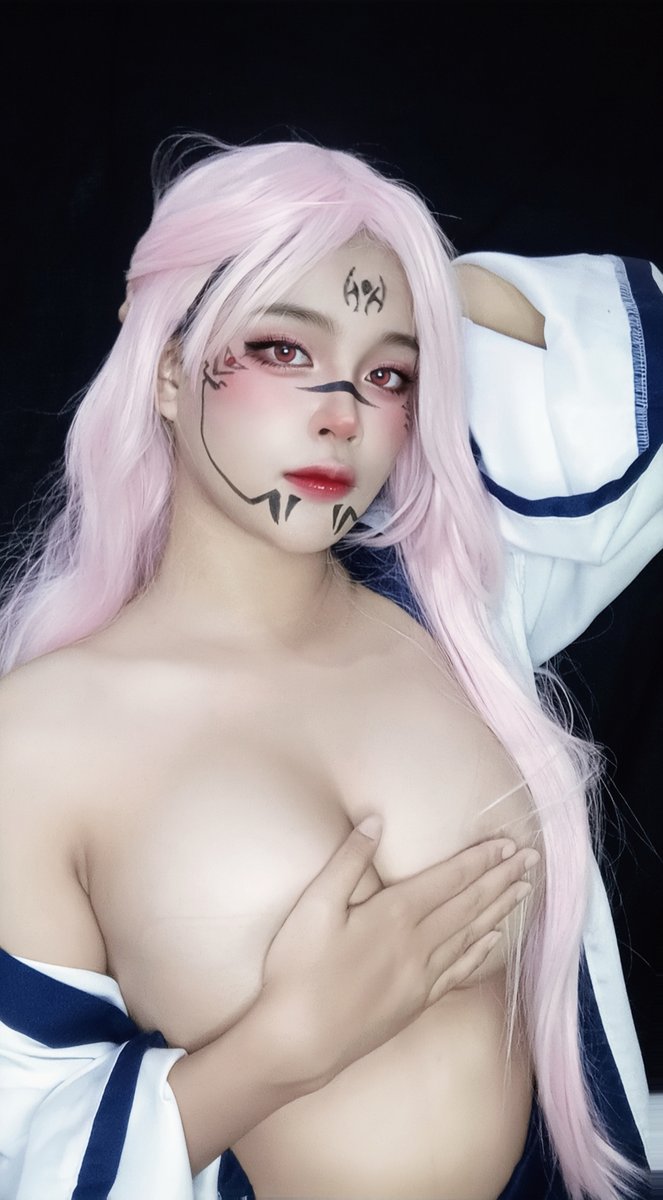 Chaxie Cos tweet media