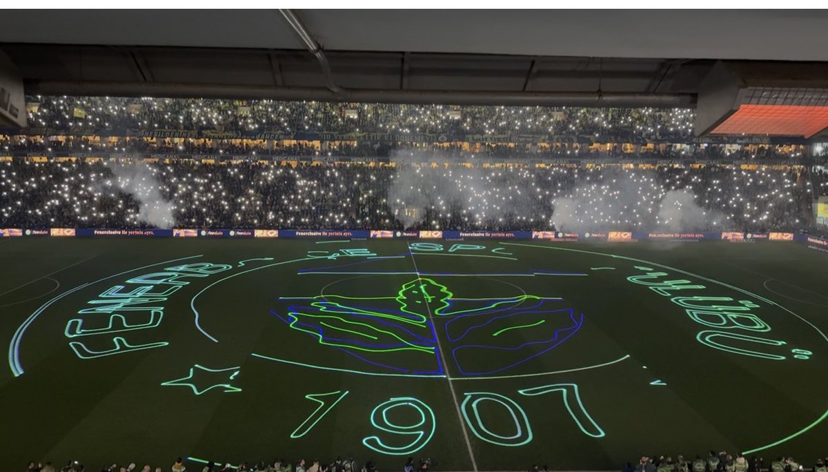 Bizler bir ismin parçalarıyız BÜYÜK FENERBAHÇE