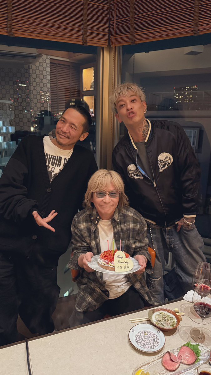 t_Ace_ZERO's tweet image. 楽しかった小室哲哉さんの誕生会🎂
w/ZEEBRA
