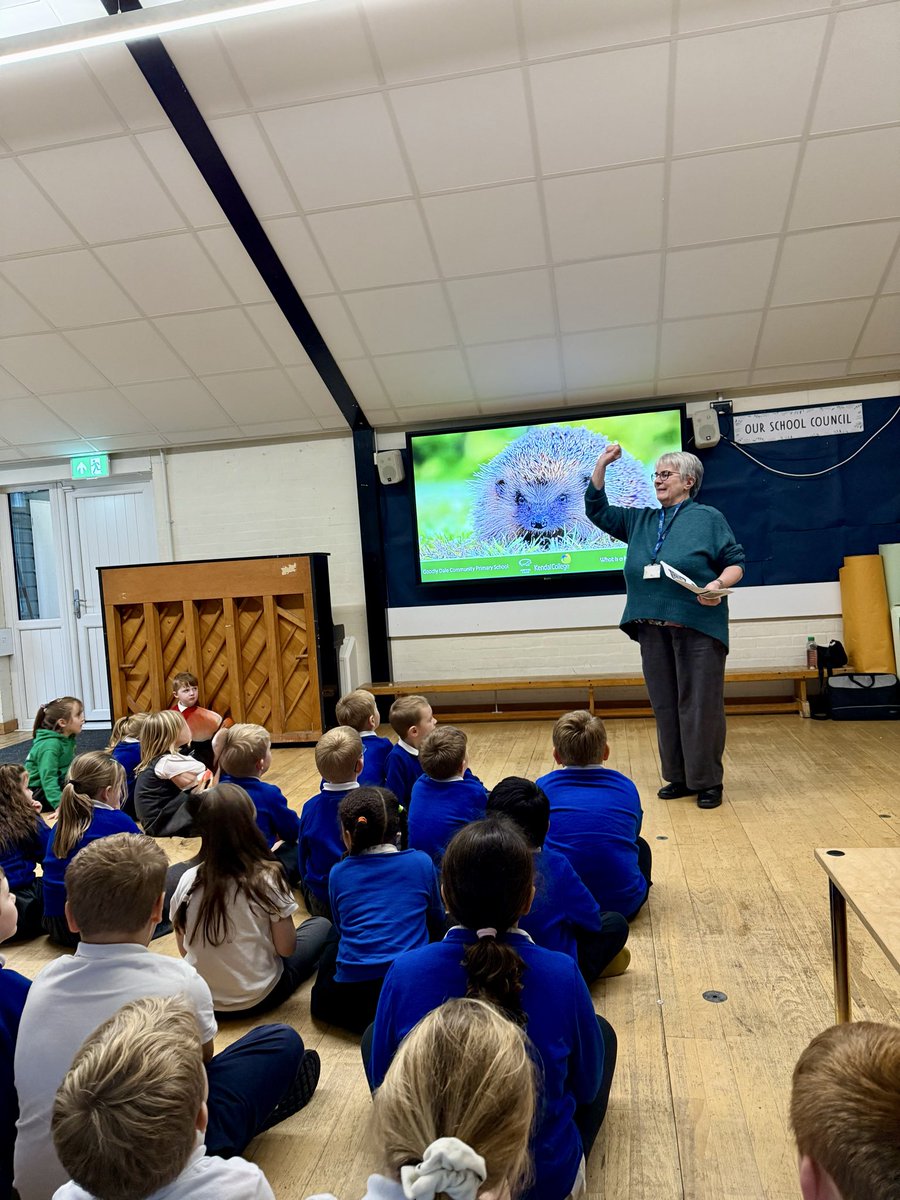 It was a pleasure to host Dr Lisbeth Tuckey from Kendal College this afternoon.

Thank you for delivering a wonderful whole school assembly all about hedgehogs!

🌳 🦔 🍁 🌳