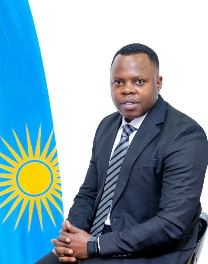VickyRugamba's tweet photo. Utumatwishima ati: "Ubu ni ayahe masengesho yari gutuma Umujyi wa Rubavu udasenywa n’abagome bari bakambitse i #Goma?

Ntayo. Ahubwo dufite Ingabo z’u #Rwanda zikoresha umutima na Technology. Imana ikabafasha babanje kwifasha.
#PK rero ati: Mukore, muhange ibishya, mukotane!! https://t.co/6bAa2twkJ2
