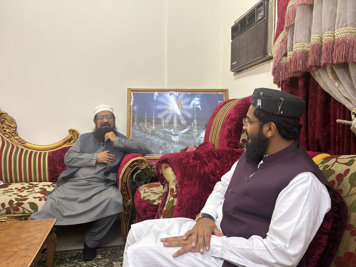 moavia_official's tweet photo. مدینہ منورہ، مولانا فضل الرحمن خلیل صاحب سے ملاقات 
#madinah https://t.co/uggPSZEVXM