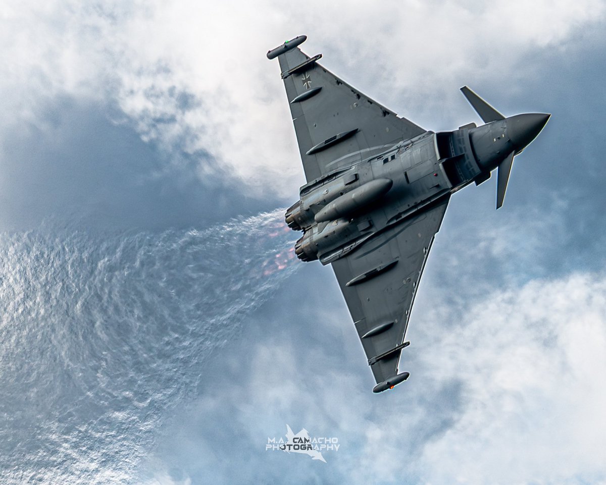 Full power!!!

<a href="/Team_Luftwaffe/">Team Luftwaffe</a> Eurofighter Typhoon from TaktLwG 74 &amp; TaktLwG 31 "Boelcke" with full afterburner

#eurofighter #eurofightertyphoon #luftwaffe #avgeek #airforce #airbusds