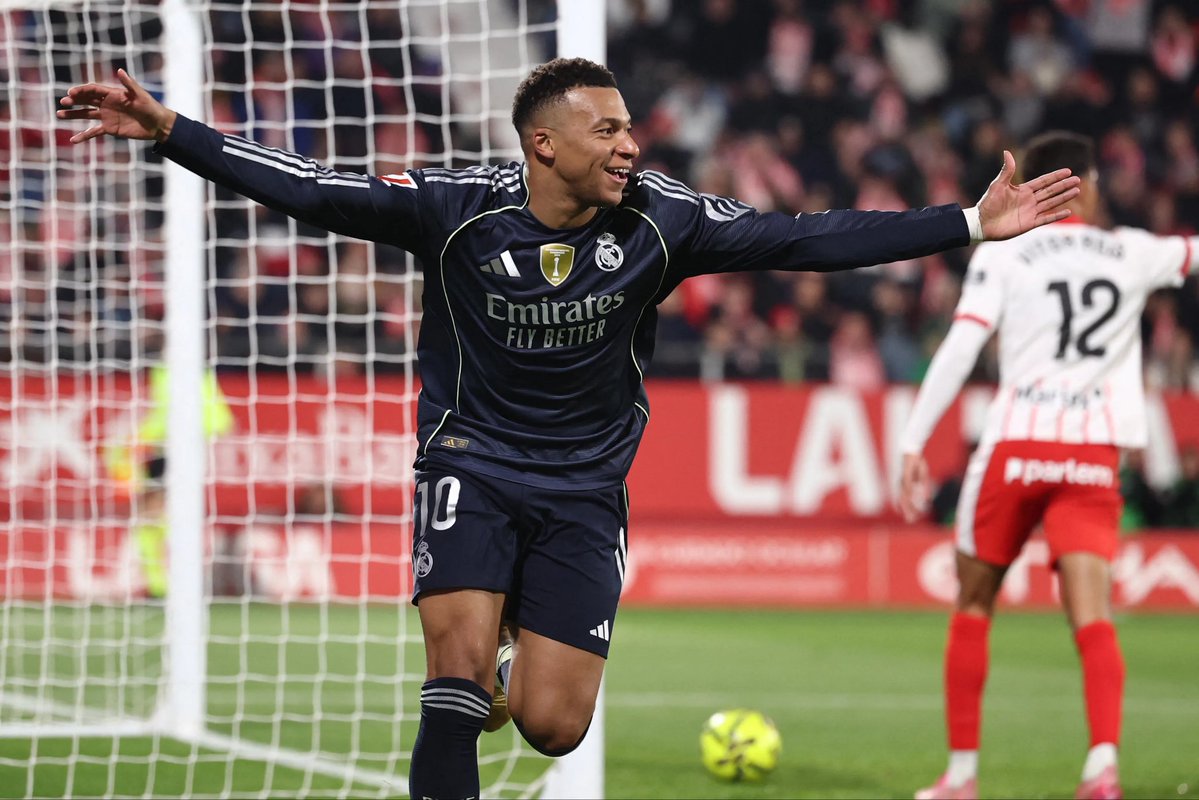🏆 Kylian Mbappé reaches 60 goals in the 2025 calendar year, joining Cristiano Ronaldo and Lionel Messi in one of football’s rarest elite scoring groups as his penalty against Girona keeps Real Madrid in the title fight.