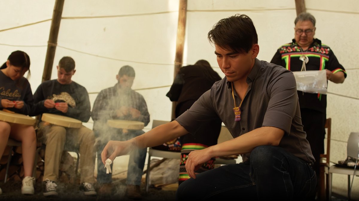 CanadianForces's tweet photo. The Indigenous Leadership Opportunity Year at RMC offers: 

• Rank level pay and free tuition. 
• Officer Cadet experience in the CAF.  
• New experiences that strengthen Indigenous self-identity and build leadership skills.  

Apply by February: https://t.co/1ohFb8n2wX https://t.co/SljLpMyF8C