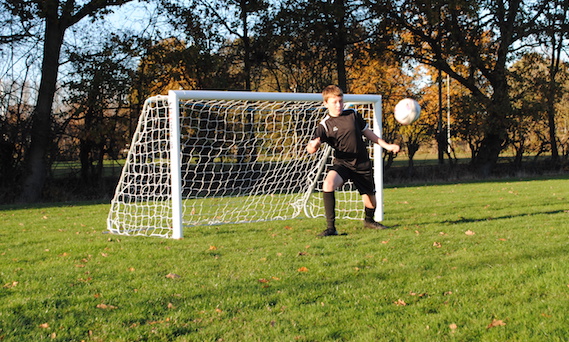 MHGoals's tweet image. Got a football-mad youngster? Watch their eyes light up this Christmas with an aluminium Garden Goal.

These goals are great for sharpening skills, and will last for years. They're built the same way as our professional goals, just sized to your garden!  mhgoals.com/football/garde…