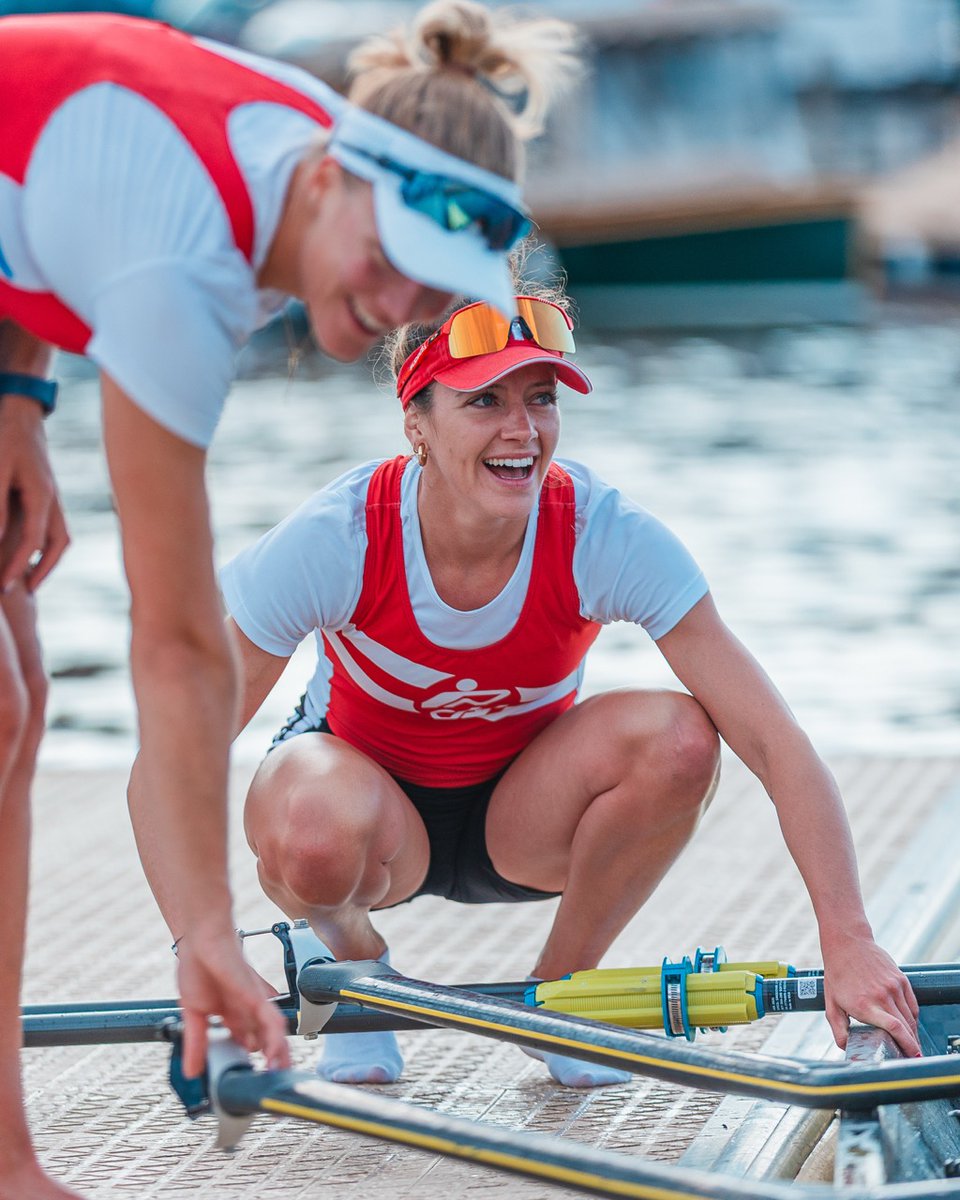 HenleyRegatta's tweet image. Seasonal style spotted along the riverbank 🎄  

Everyone was looking merry and bright at HRR25 ✨ 

#HenleyRoyalRegatta #Rowing #HRR25