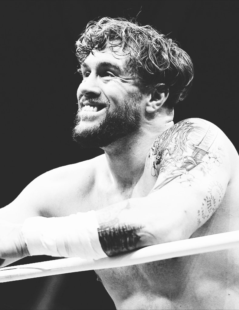 RebornOfFlames's tweet image. My Man Crush Monday is of course my hot husband.🧡 

With you being on the shelf currently, watching you spend time with Roux and myself has made me the happiest woman in the entire world. Roux loves having her daddy home even if she makes you walk around loads and listen to -