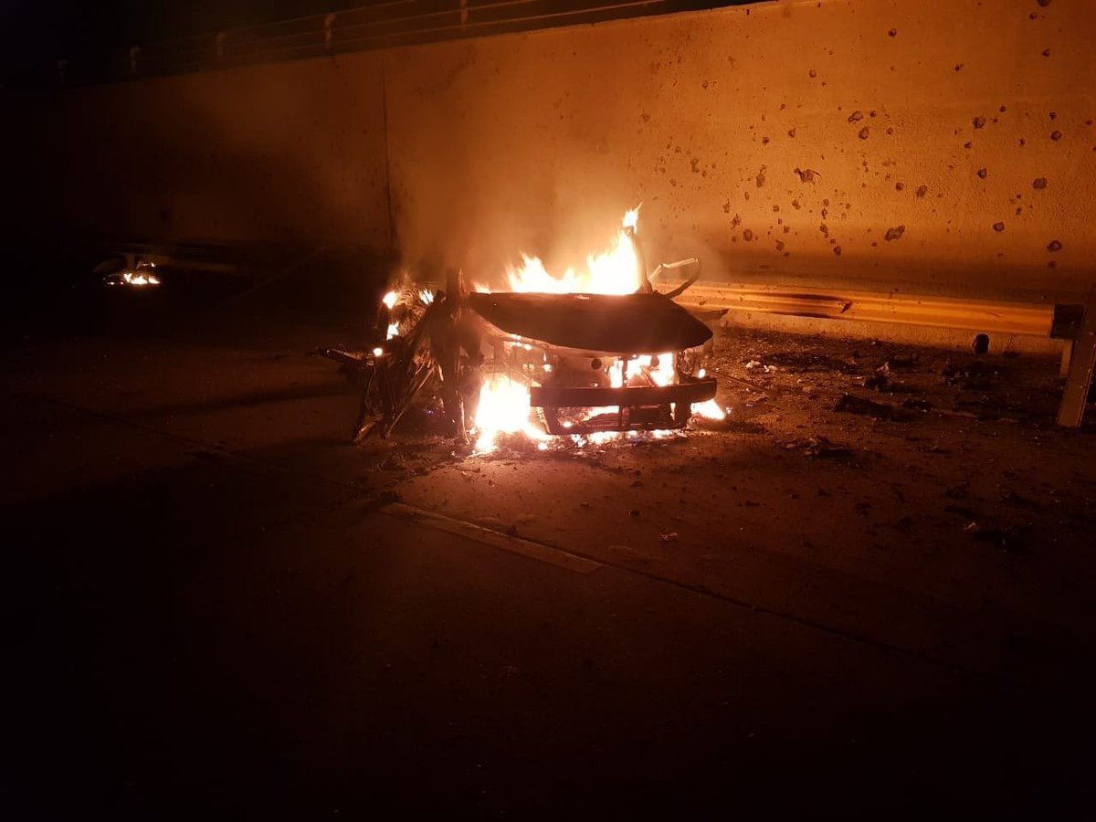 PRus51's tweet image. A los ciudadanos venezolanos les digo no tienen nada de que preocuparse aquí les envío otro ejemplo de un trabajo quirúrgico para desvivir a un objetivo militar con un ultimátum de Casa Blanca . La precisión y tecnología del cohete enviado a misión no falló ni un milímetro fuera…