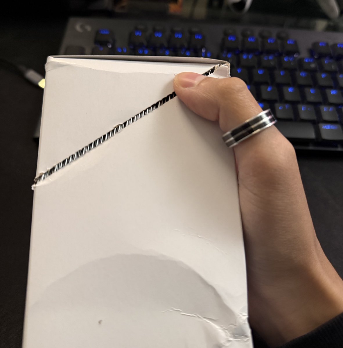 Je vais m’envoyer 50 boosters Solo Leveling du set 1, mon cerveau me génère de la drogue du plaisir à l’infini là 

Twitch.tv/sohoven