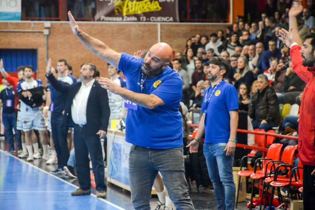 SERcuenca's tweet image. SER Deportivos Cuenca (01/12/2025)
🎙️@luisjagarmi 
➡️Presentación Partido Leyendas 
➡️@UBConquense análisis @DavidAngulo89 
➡️@cdquintanardrey en racha @jcmullor 
➡️@BMCdadEncantada mensaje de Lidio 

➡️Entrevista @jesushl90 

🔗cadenaser.com/audio/cadenase…