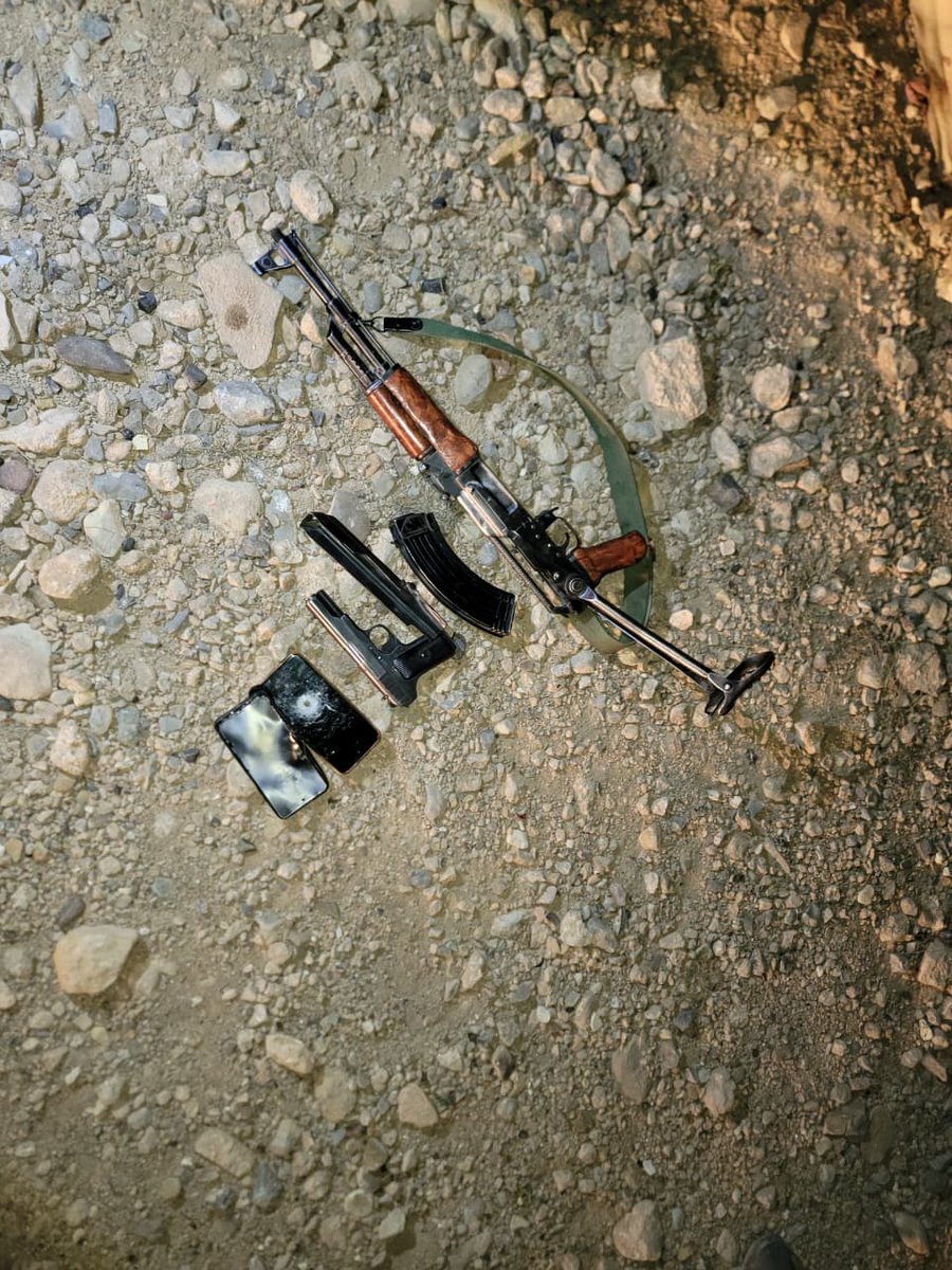 dynamo_intel's tweet image. A Successful operation against Fitna Al Khawarij. 🔥

On 1 December security forces deployed at Pinni Post in Mir Ali detected movement of FAK terrorists. An immediate ambush was laid on Khawarijs. During intense fire exchange 6 x Khawarijs were sent to hell.

Hunt continues.