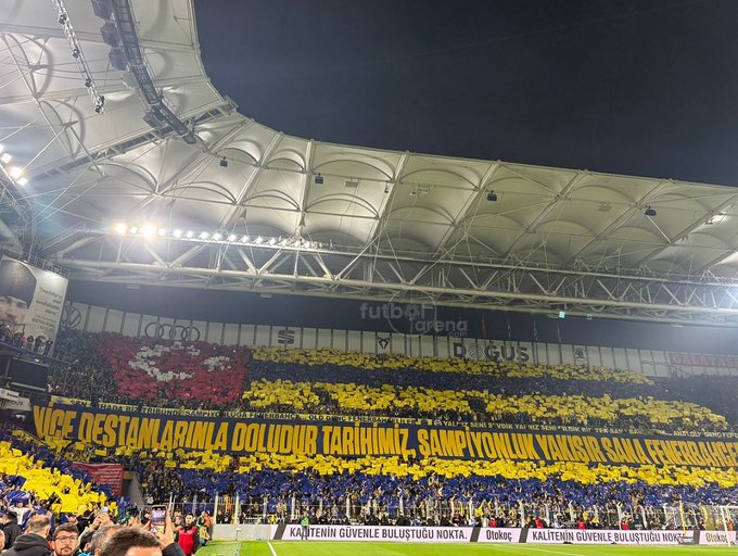 muhammedarktr's tweet photo. Fenerbahçe’nin maç önü koreografisi

Nice destanlarınla doludur tarihimiz, şampiyonluk yakışır sana Fenerbahçe!

#GSvFB #FBvGS https://t.co/W8kjDhmZa5