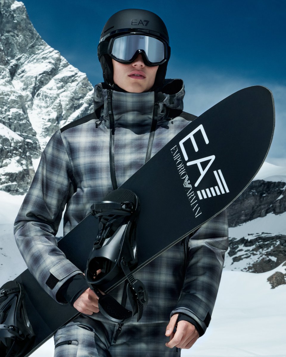 For the upcoming season, #EA7 Emporio Armani elevates skiwear