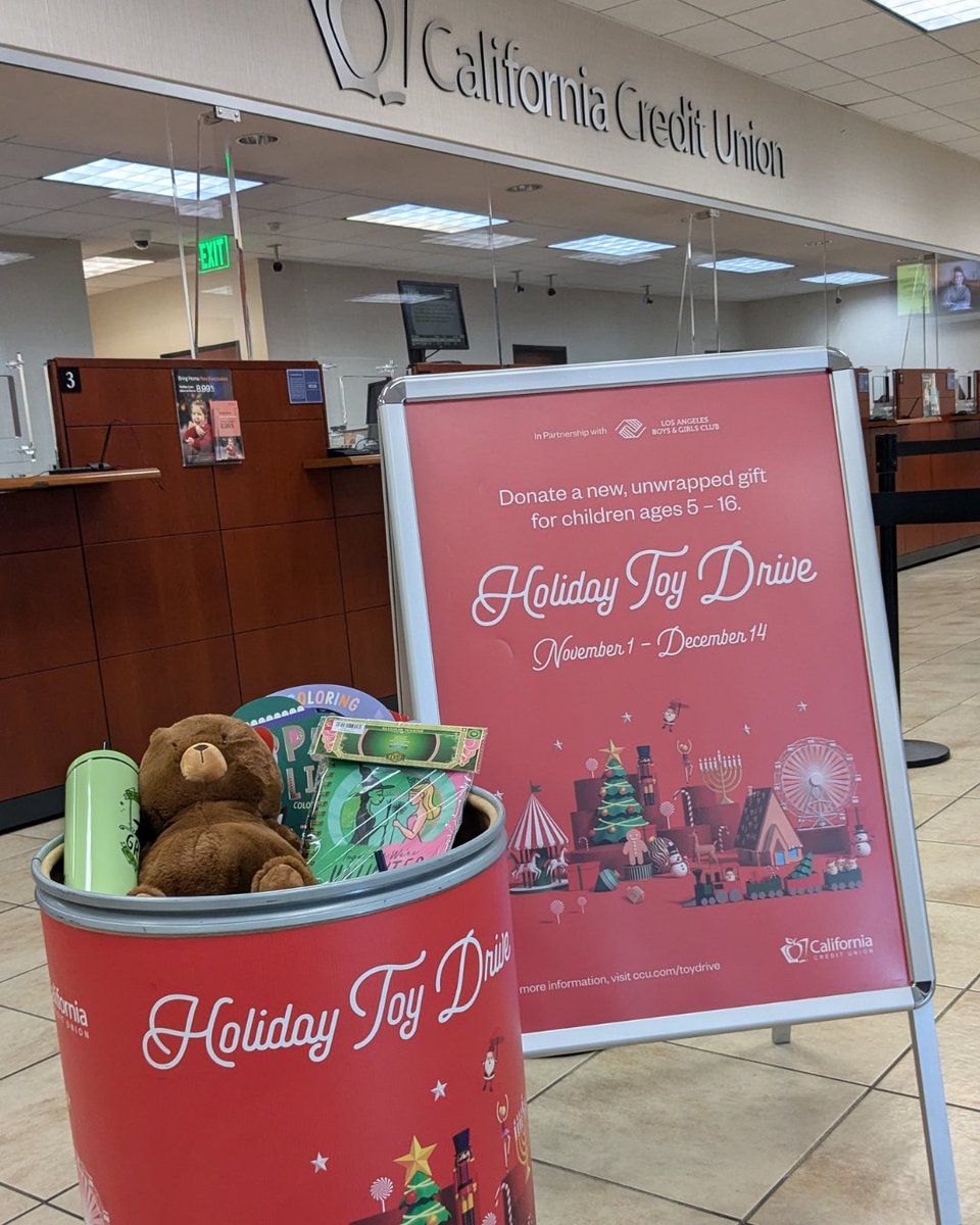 This Saturday, December 6, is the LAST DAY to donate to our annual #HolidayToyDrive 🧸 All branch locations are accepting unwrapped toy donations for the Los Angeles Boys and Girls Club. Learn more: ccu.com/toydrive/