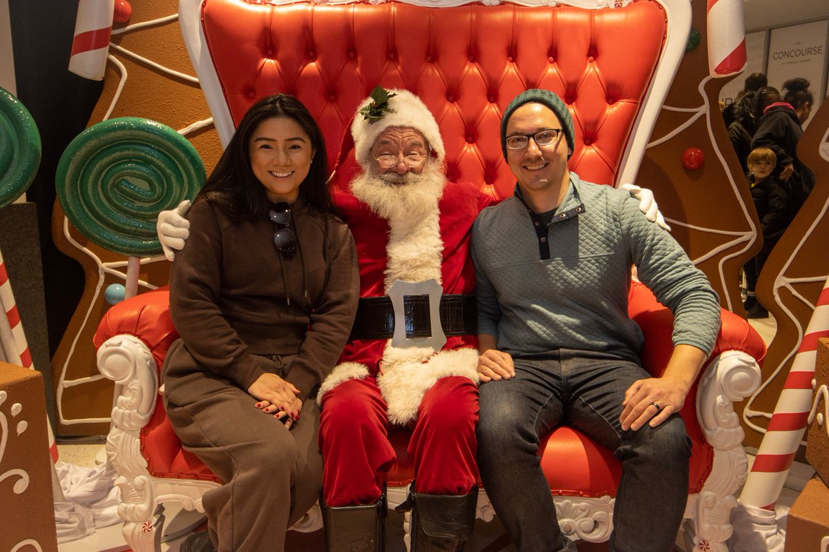 Mark your calendar! 📅

Bring the family to the @Comcast Center Campus on Saturday, Dec 13th, 11 A.M. – 4 P.M. for free Santa photos, kids crafts, music, sweets and nonstop holiday cheer. #PhillyHolidays

Learn more: heyor.ca/E0EwYb