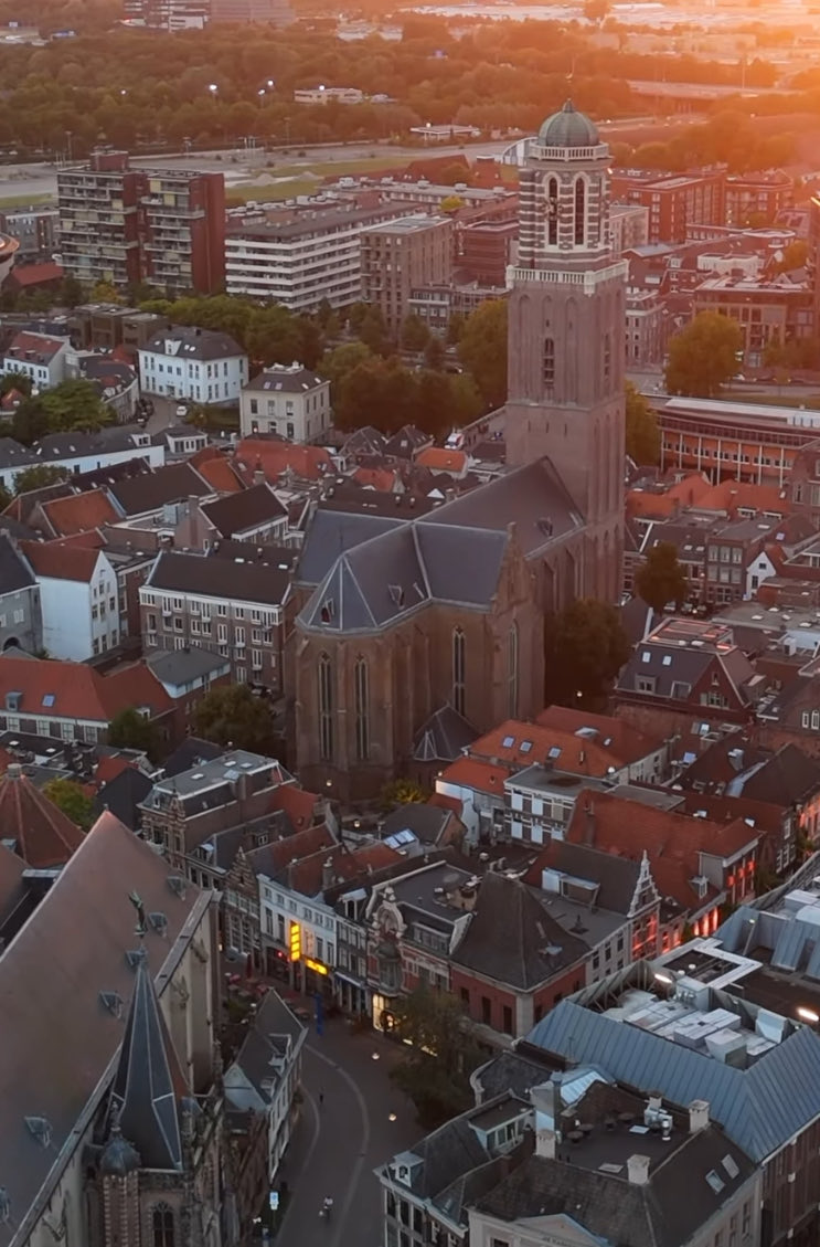 De trots van Zwolle.
De Basiliek van onze  vrouwe.
Pr. Zegt de Advent is begonnen 🕯️
