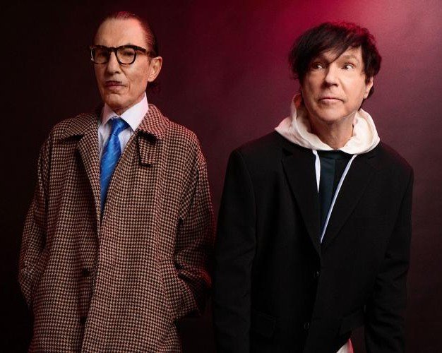 Russell being told they're booked for the 12th not the 11th after getting his Eurostar ticket &amp; planning out every bistro, boulangerie, patisserie, creperie &amp; gelaterie for the weekend.
👀