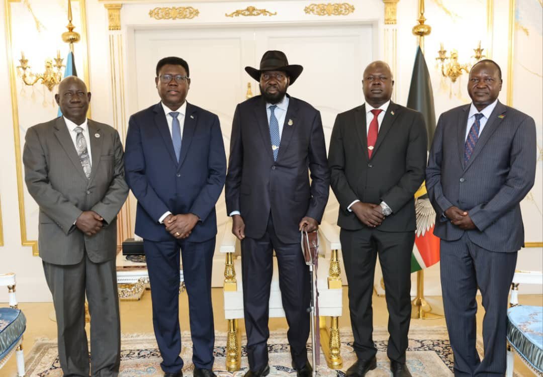 SouthSudanGov's tweet photo. President #Kiir bid farewell to 3 ambassadors designated for different stations: Ethiopia, Zimbabwe, and the Democratic Republic of Congo. He directed them to promote and protect the strategic interests of the Republic of South Sudan with commitment and integrity. #DiplomacySS https://t.co/xVc0YkzFvl