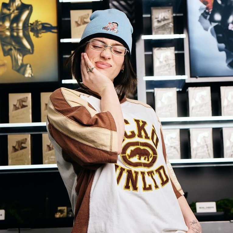 Billie Eilish foi a TERCEIRA artista mais reproduzida no Deezer em