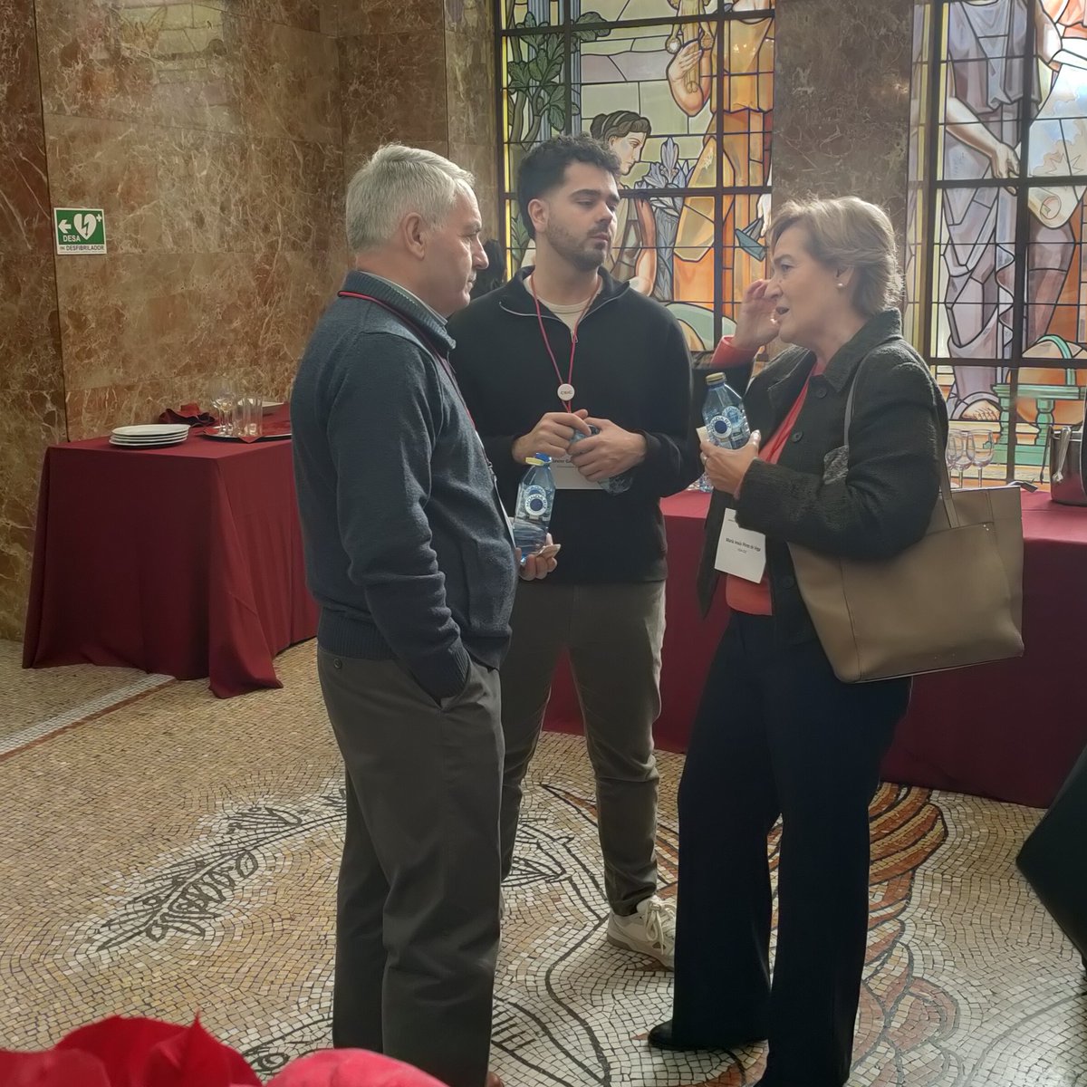 IQM_CSIC's tweet image. 🎯 Se cierra el 1er Simposio del @IQM_CSIC sobre Química Médica y Biomedicina.
Una jornada llena de charlas inspiradoras, pósteres destacados y mucho networking 🔬🤝

Gracias a todos/as los/as participantes por hacerlo posible.
¡Nos vemos en la próxima edición!

#Networking #CSIC