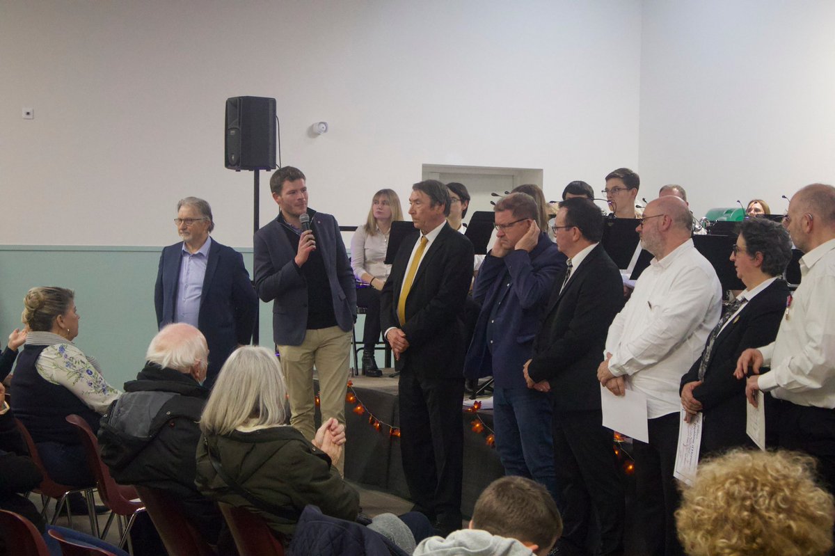 Un très beau concert à l’occasion de la Sainte-Cécile, offert par l’Harmonie de Dechy, présidée par Gilles Fievet. Bravo à nos musiciens ! 👏👏