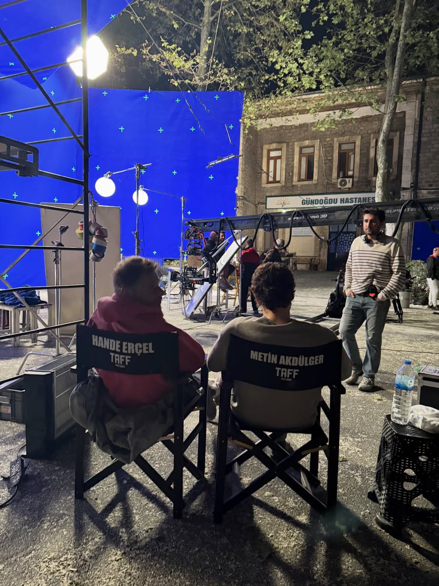 HandeErcelArg's tweet photo. 📸— Hande Erçel via Instagram post 3/3 (@/handemiyy) 

#HandeErçel https://t.co/BMqPvH8SJO