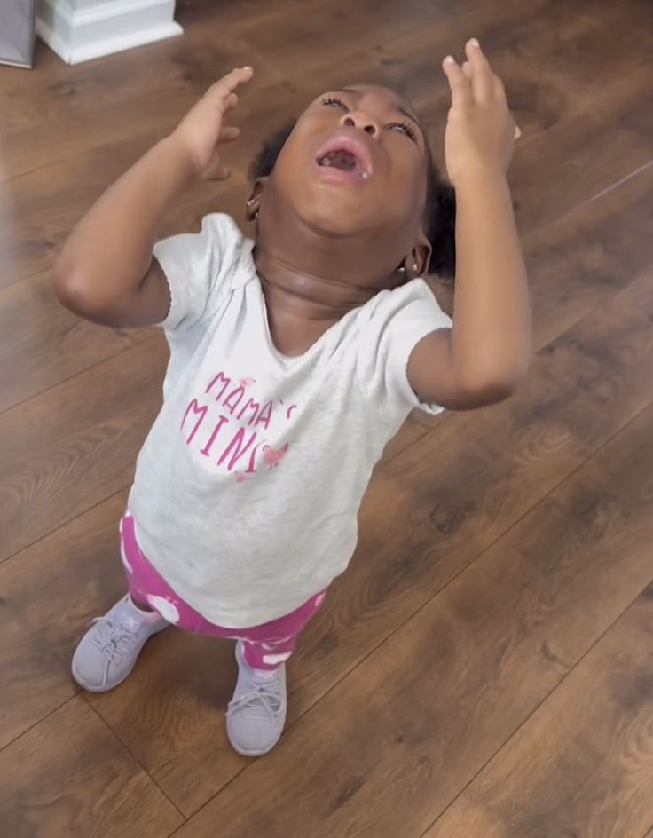 CodeEdison's tweet image. My laptop is on its last straw 
It is literally begging me 
I need to make money 😭😭