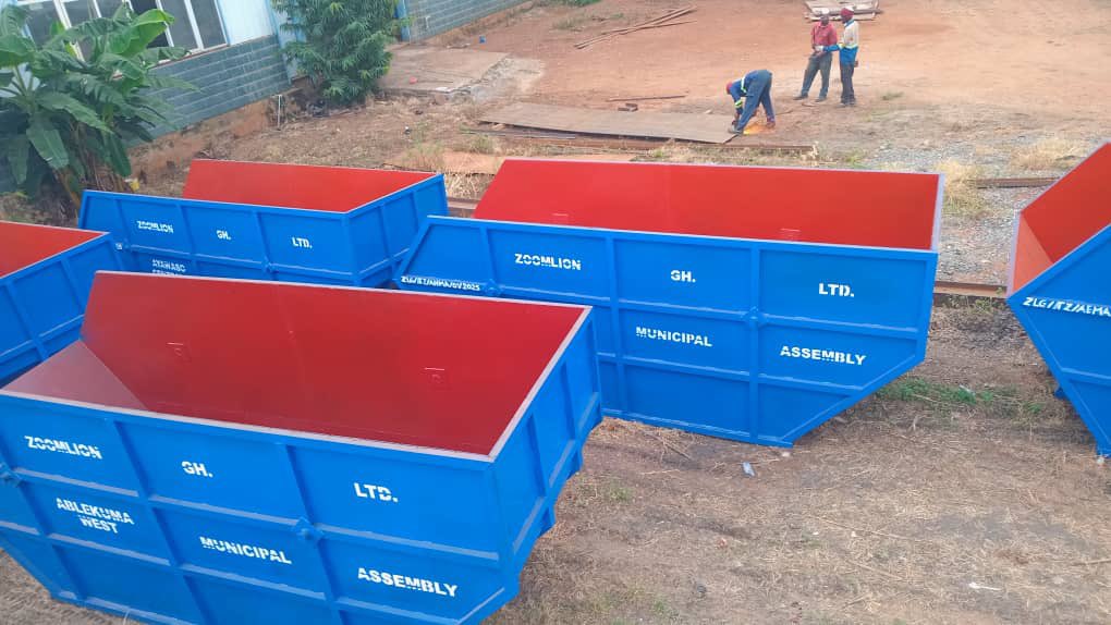 This is how to tackle sanitation on gross format!! Zoomlion is doing great job, SIP to every corner!! #ZoomlionDeyWorkSIP