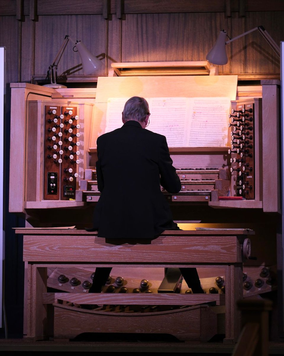 hcmfuk's tweet image. To everyone who joined us, supported us, collaborated with us, or simply listened, and to the wonderful artists who featured at this year’s edition: thank you. Your curiosity, commitment and openness are what keep hcmf// moving forward.